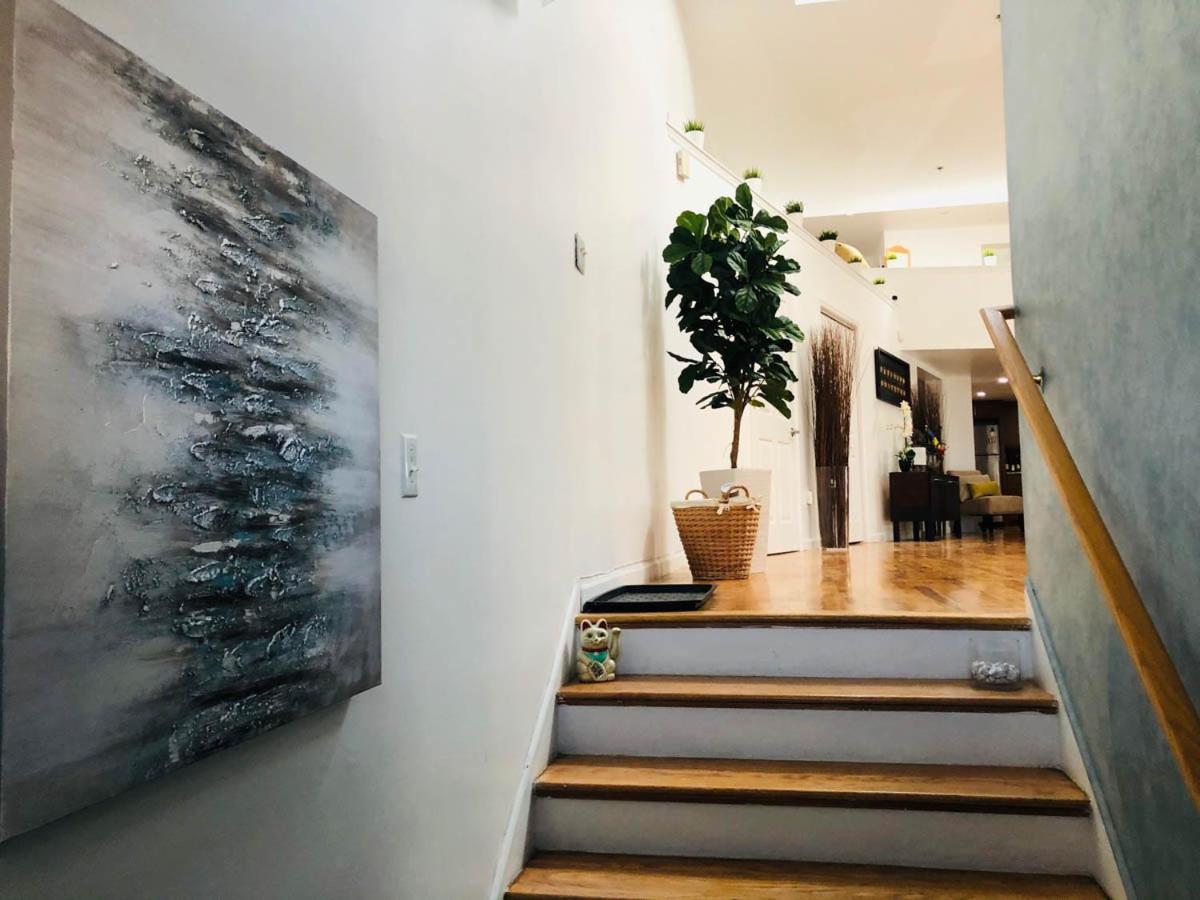 Updated Amazing Bi -Level Condo Minutes From Water Views Of New York City Норт Берген Екстериор снимка