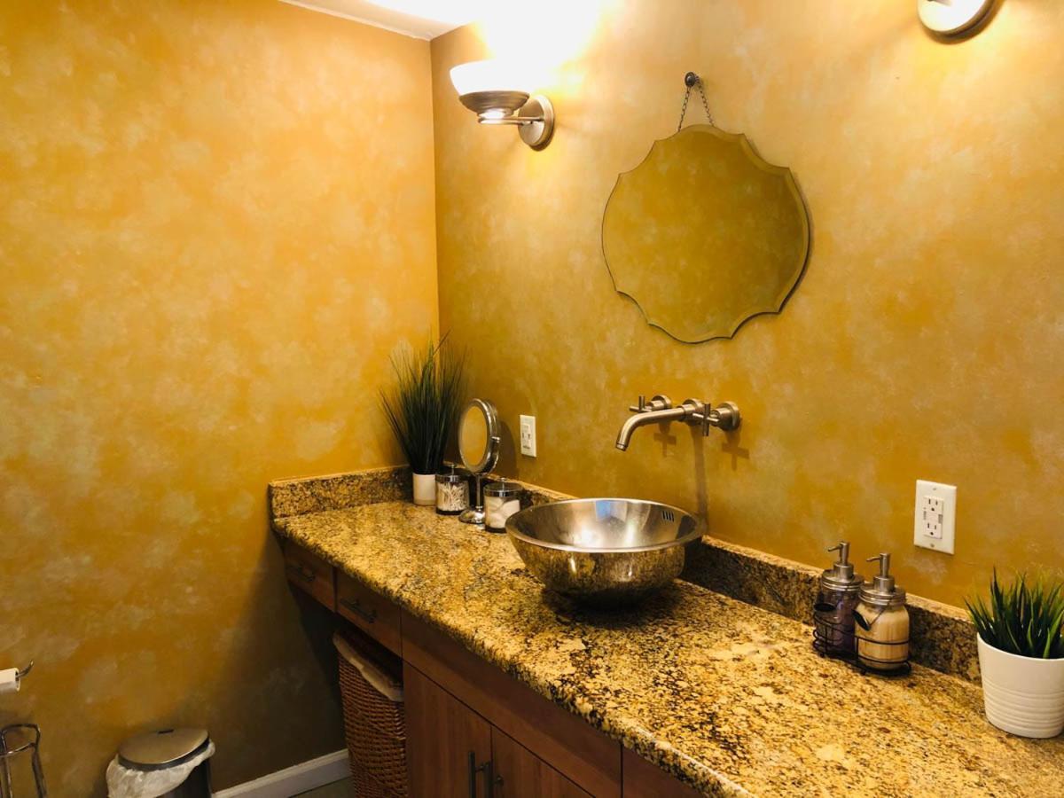 Updated Amazing Bi -Level Condo Minutes From Water Views Of New York City Норт Берген Екстериор снимка