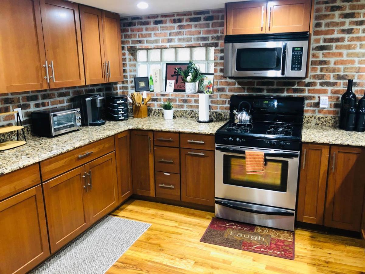 Updated Amazing Bi -Level Condo Minutes From Water Views Of New York City Норт Берген Екстериор снимка